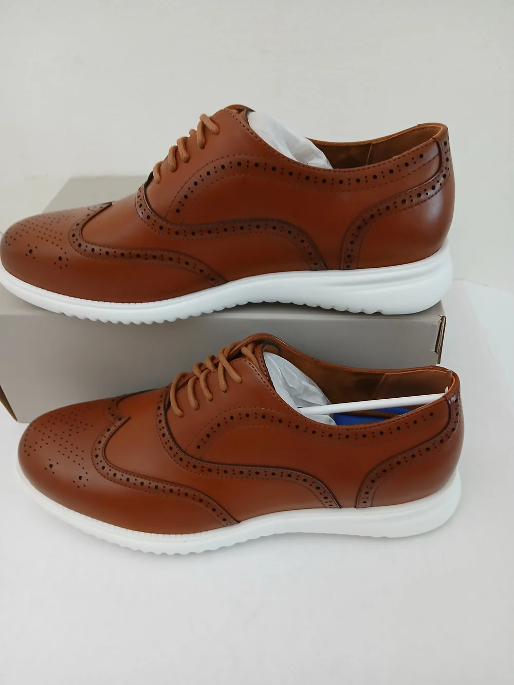 Kenneth Cole Tan Men's Nio Wingtip Lace Up Oxfords with White Sole $30